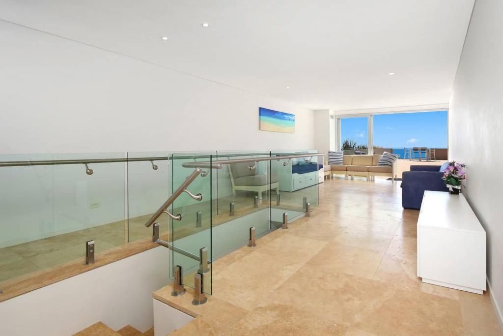 Beach And Ocean Front Penthouse With Wifi And Parking Lägenhet Entrance Exteriör bild